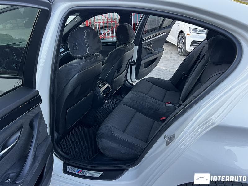 BMW 520 2015 — Миниатюра 8