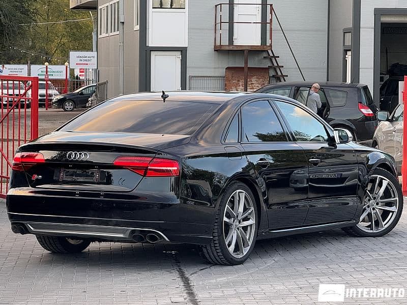 2016 Audi S8 — Miniatură 3