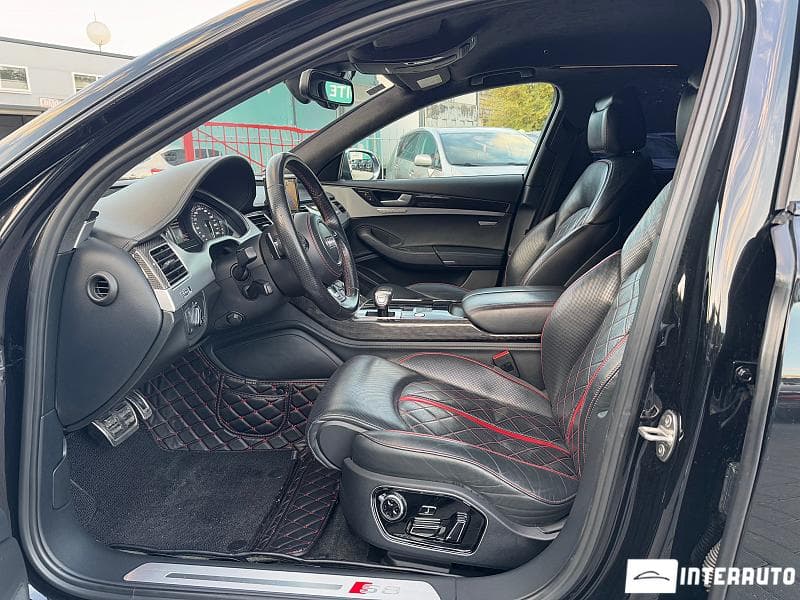 2016 Audi S8 — Miniatură 5