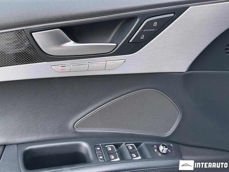 2016 Audi S8 — Miniatură 15