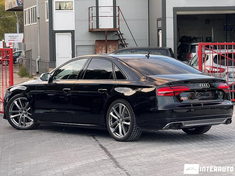 2016 Audi S8 — Miniatură 2