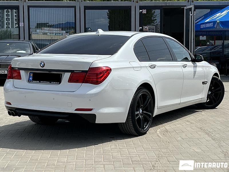 2010 BMW 730 — Miniatură 3