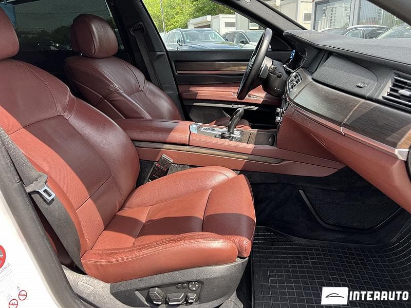 2010 BMW 730 — Miniatură 18
