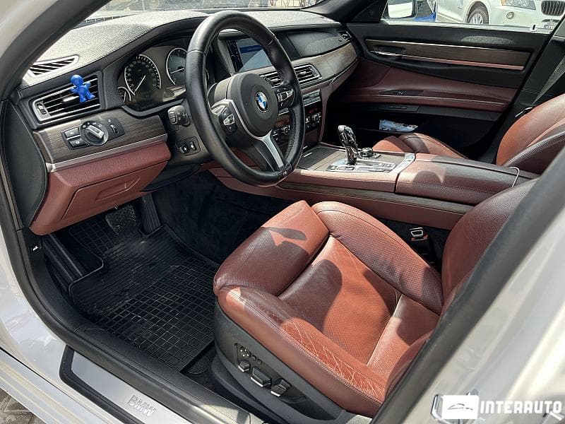 2010 BMW 730 — Miniatură 5
