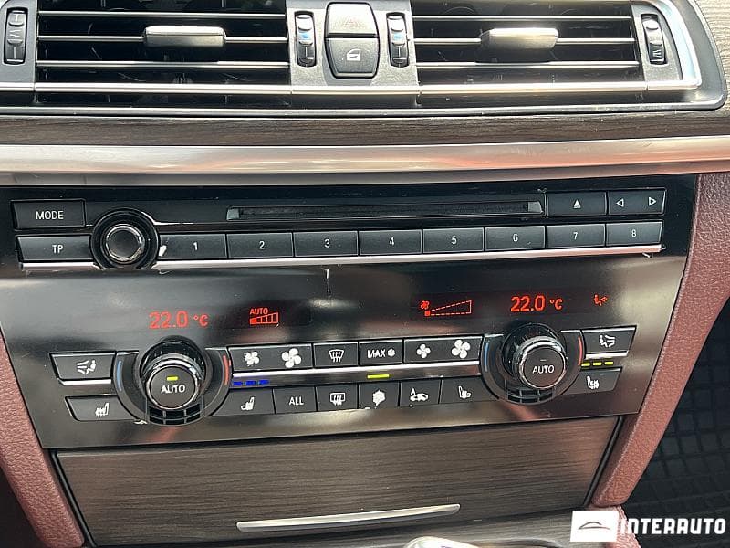 2010 BMW 730 — Miniatură 15