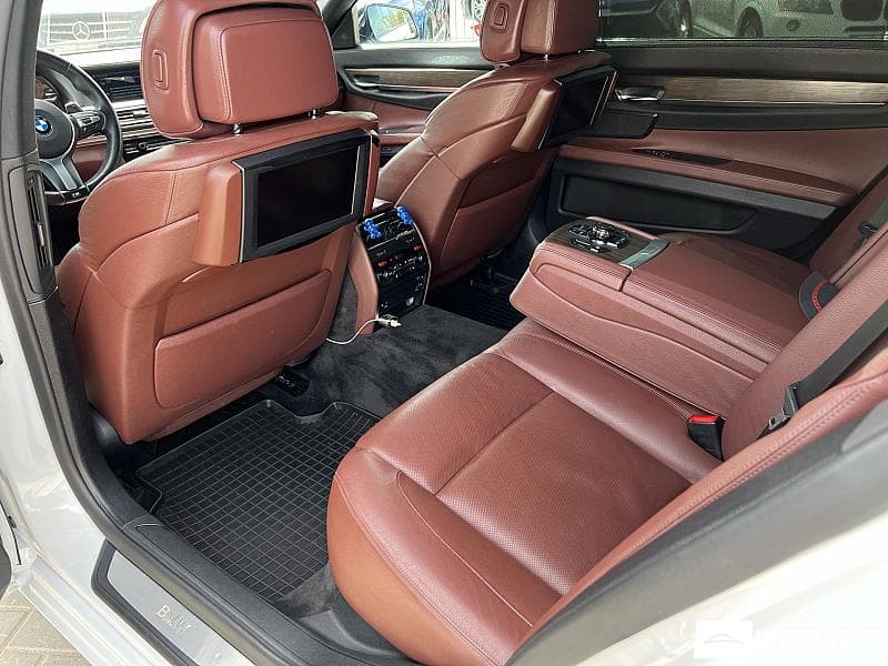2010 BMW 730 — Miniatură 21