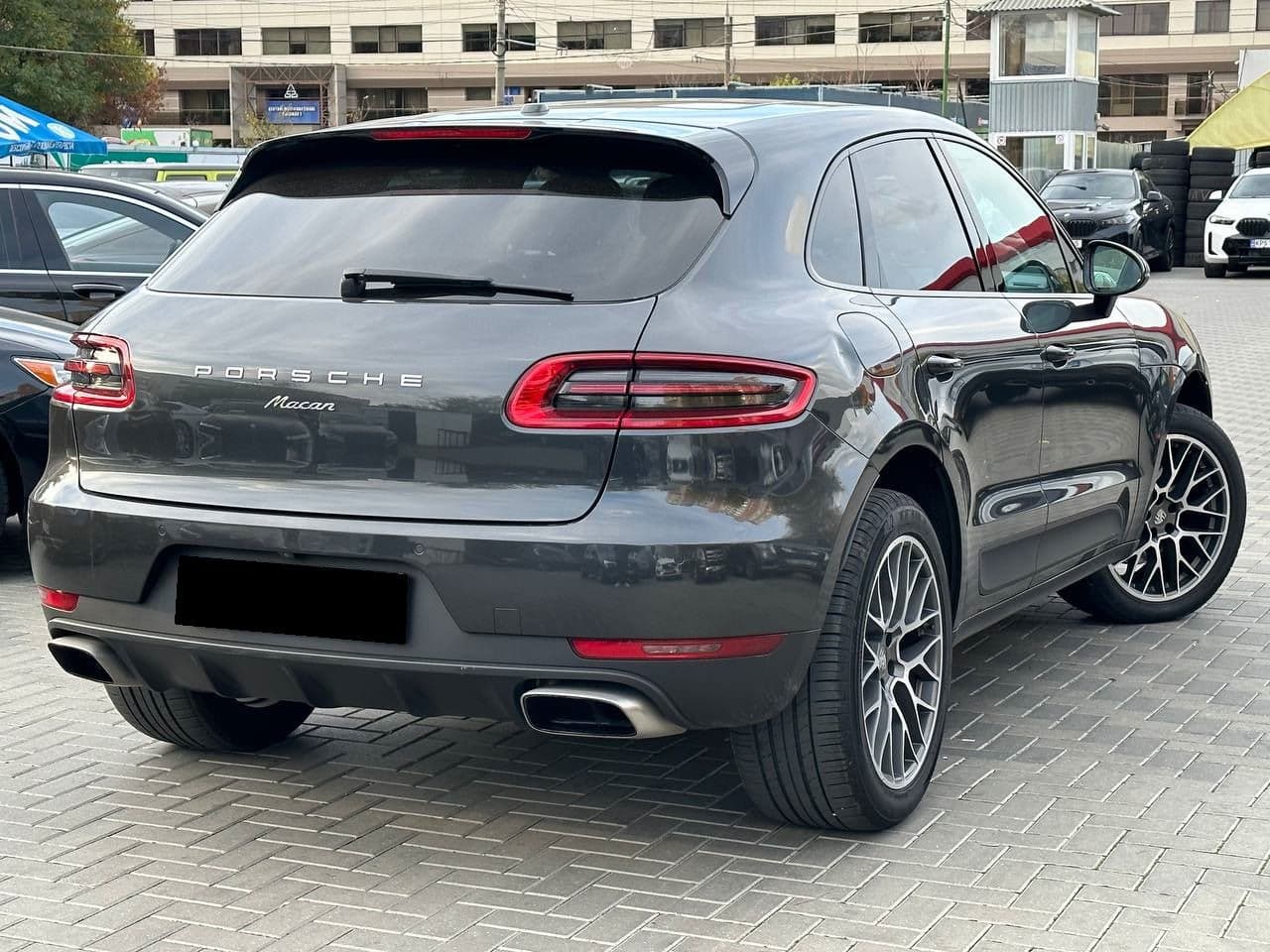 2016 Porsche Macan — Miniatură 4