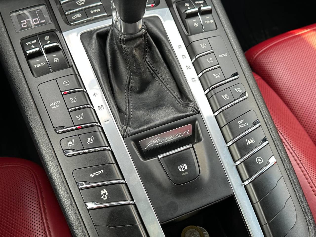 2016 Porsche Macan — Miniatură 15