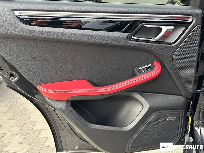 2016 Porsche Macan — Miniatură 18