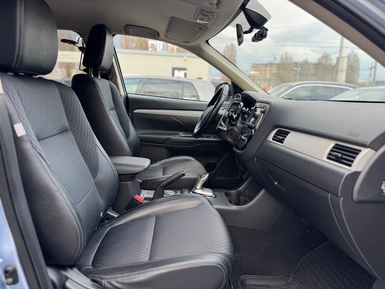 2014 Mitsubishi Outlander — Miniatură 18