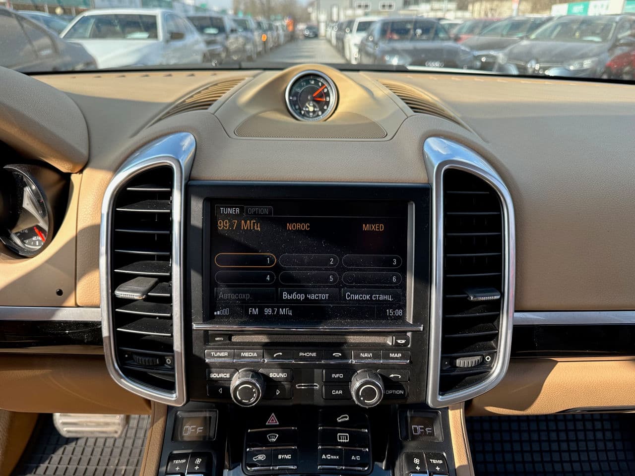 2014 Porsche Cayenne S Hybrid — Miniatură 11