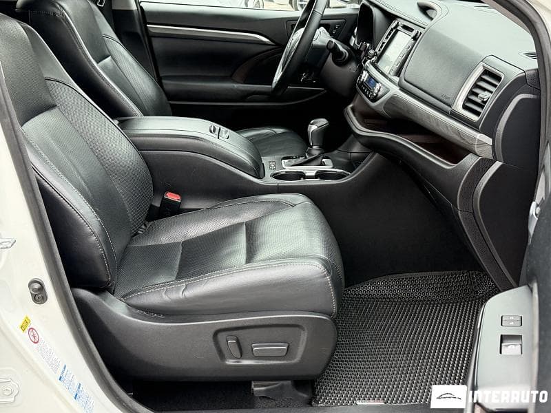 2016 Toyota Highlander — Miniatură 9