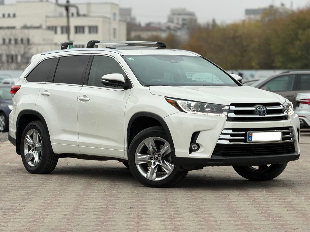 2016 Toyota Highlander — Miniatură 4
