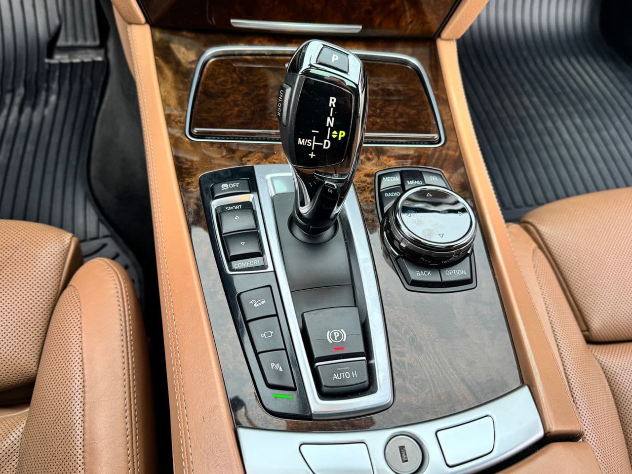 2013 BMW 740 — Miniatură 13
