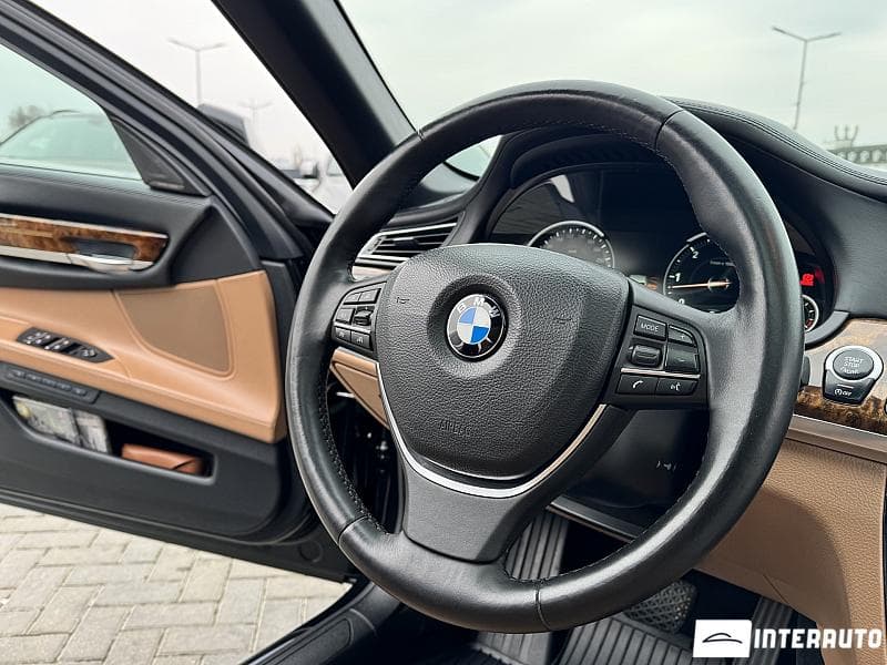 2013 BMW 740 — Miniatură 8