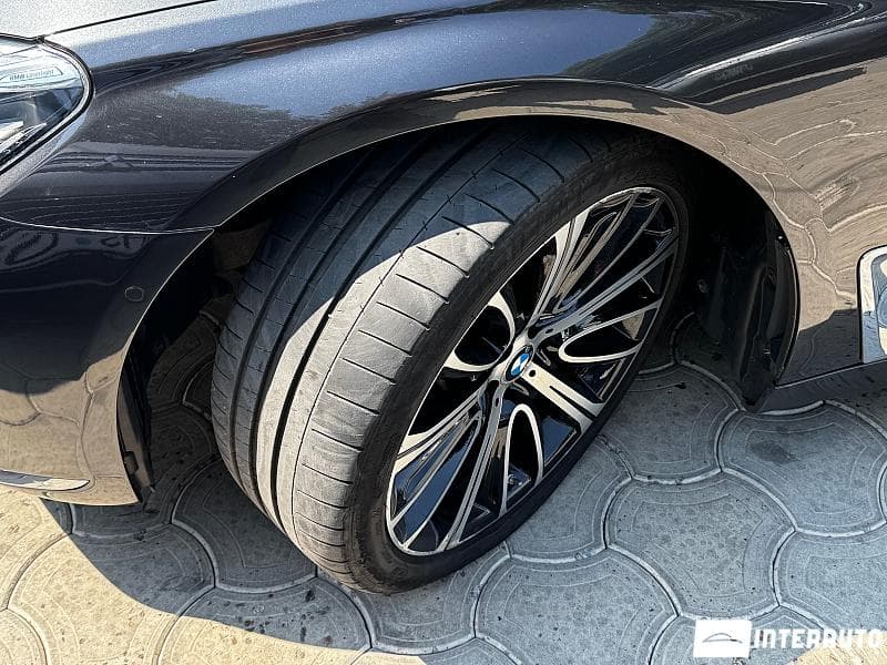 2015 BMW 730 — Miniatură 25
