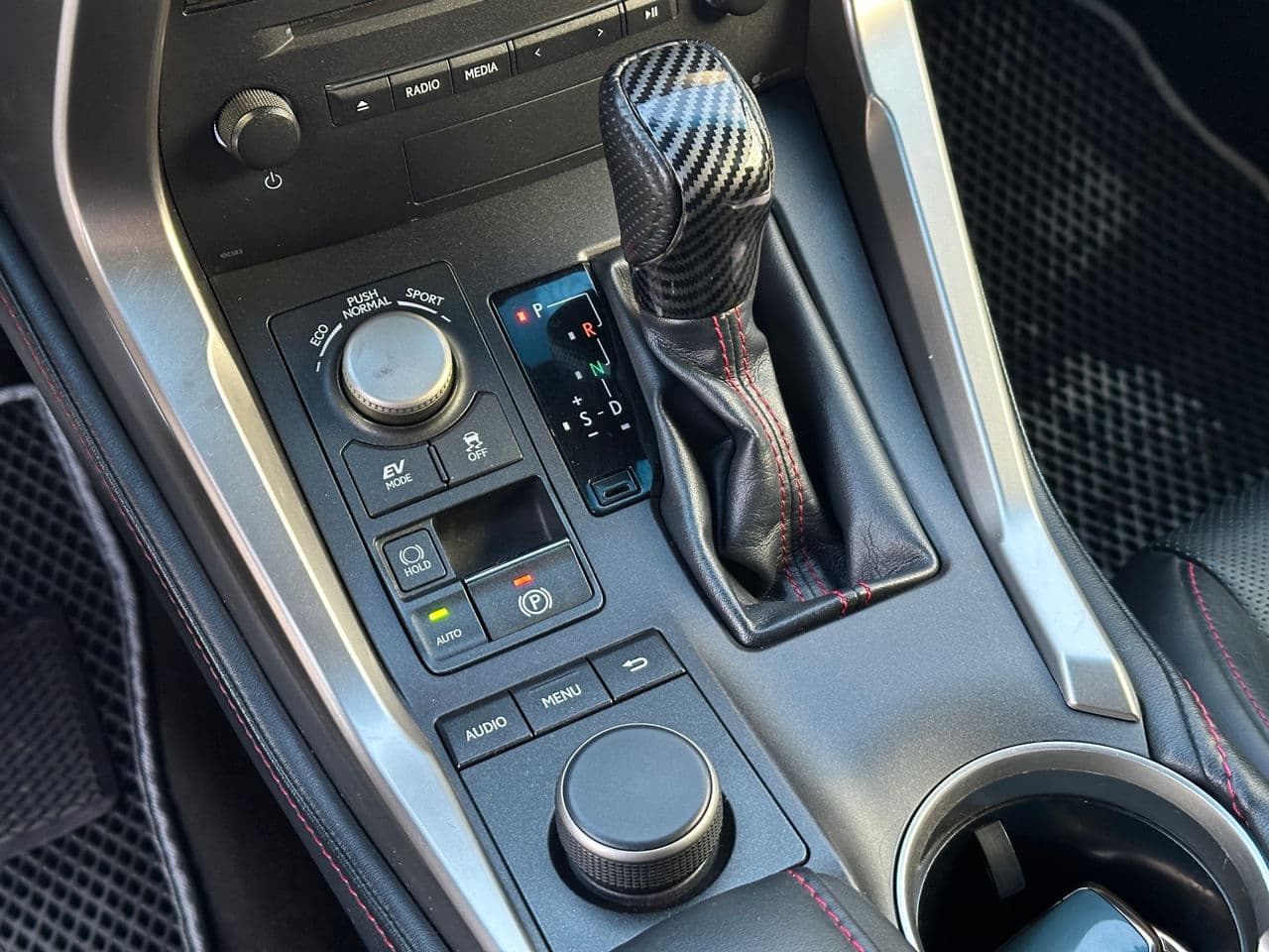 2014 Lexus NX 300H — Miniatură 12