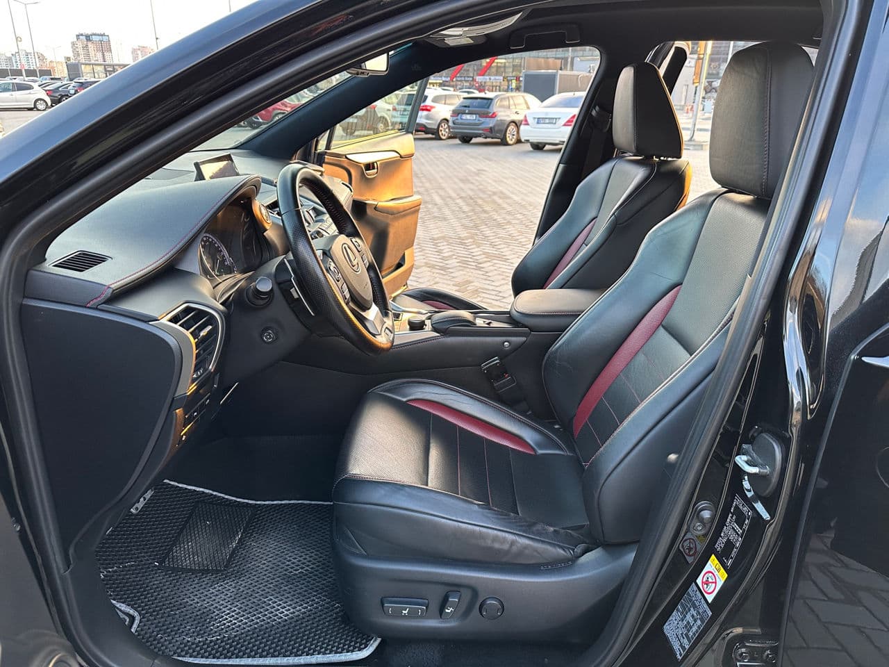 2014 Lexus NX 300H — Miniatură 5