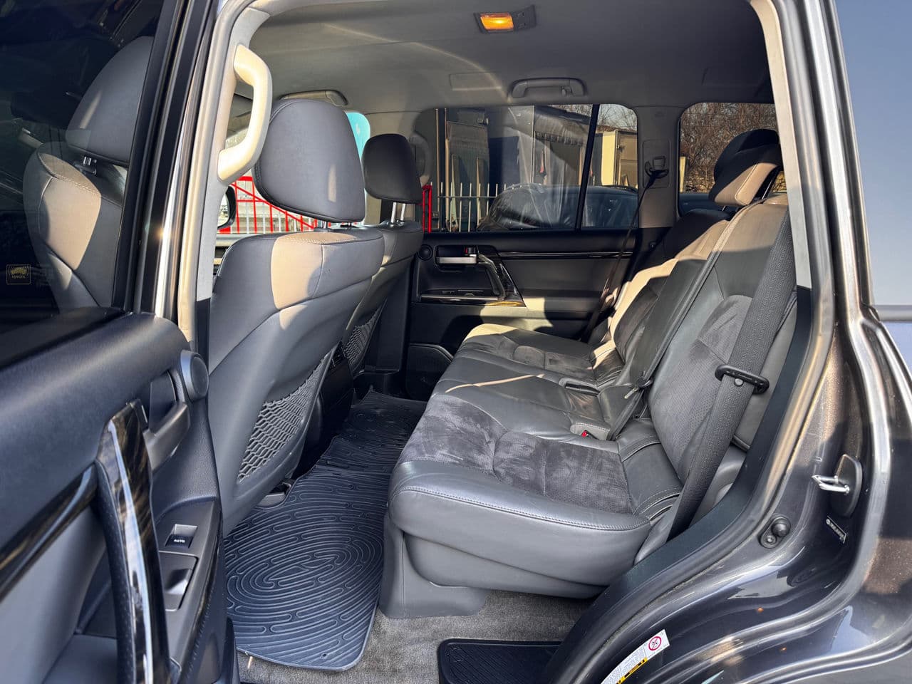 2011 Toyota Land Cruiser — Miniatură 6