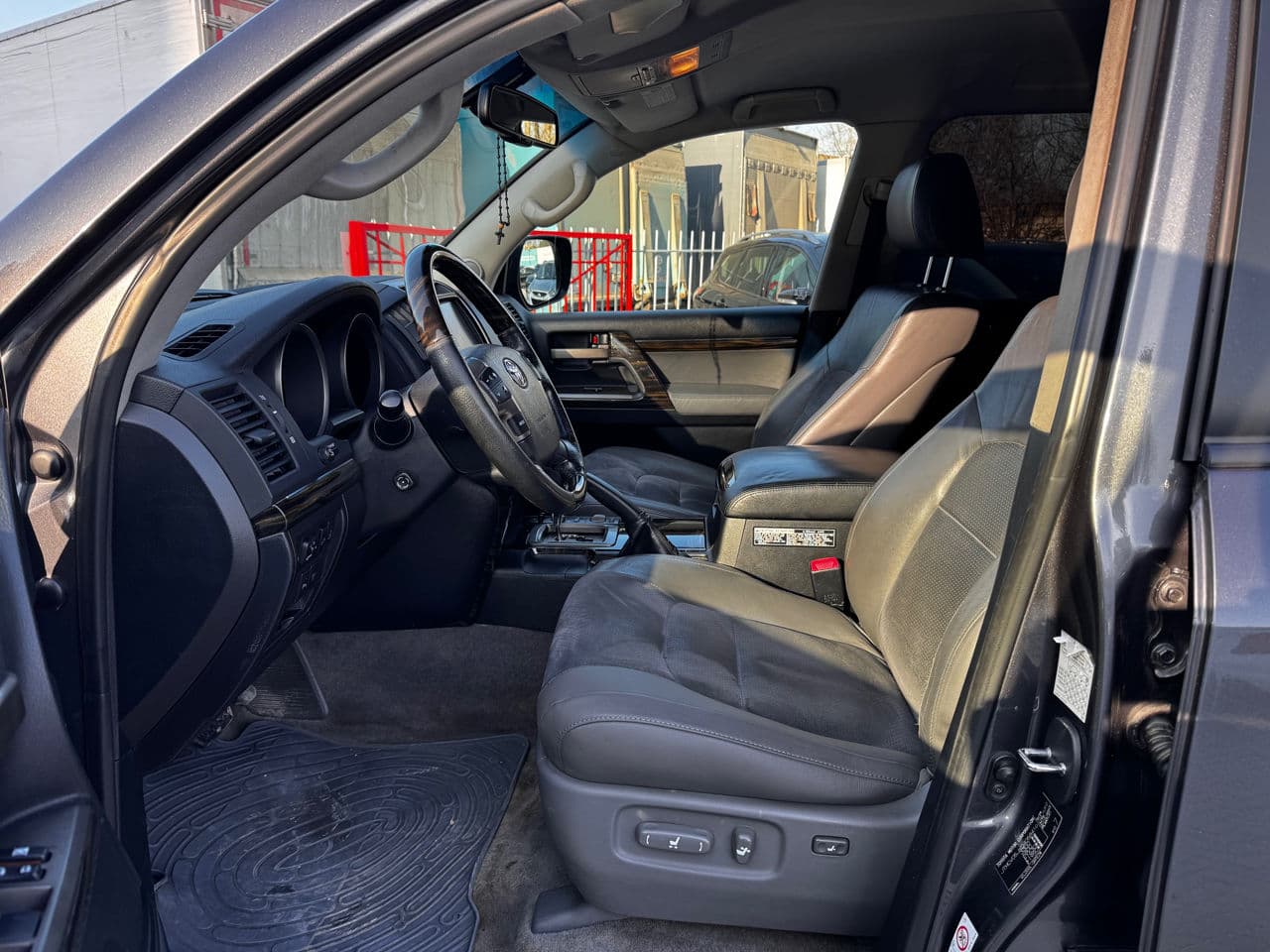 2011 Toyota Land Cruiser — Miniatură 5