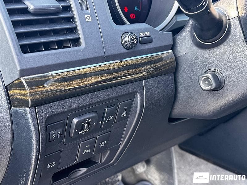 2011 Toyota Land Cruiser — Miniatură 15