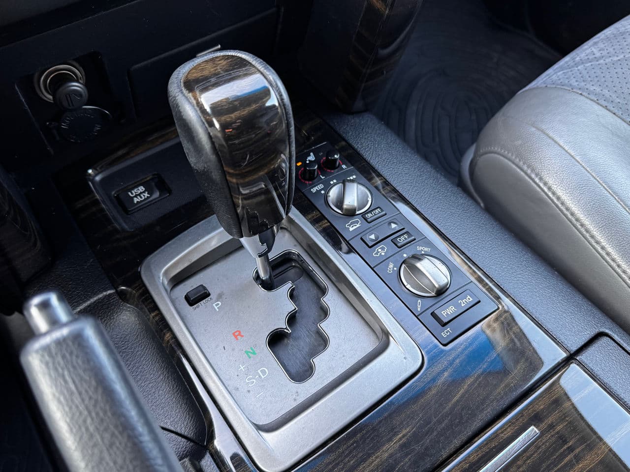 2011 Toyota Land Cruiser — Miniatură 12