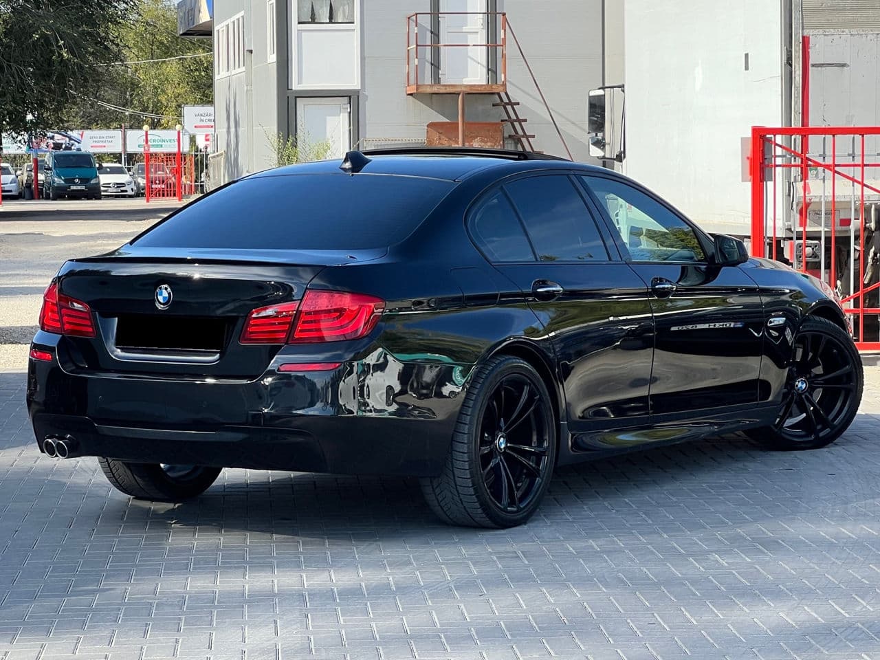 2012 BMW 525 — Miniatură 2