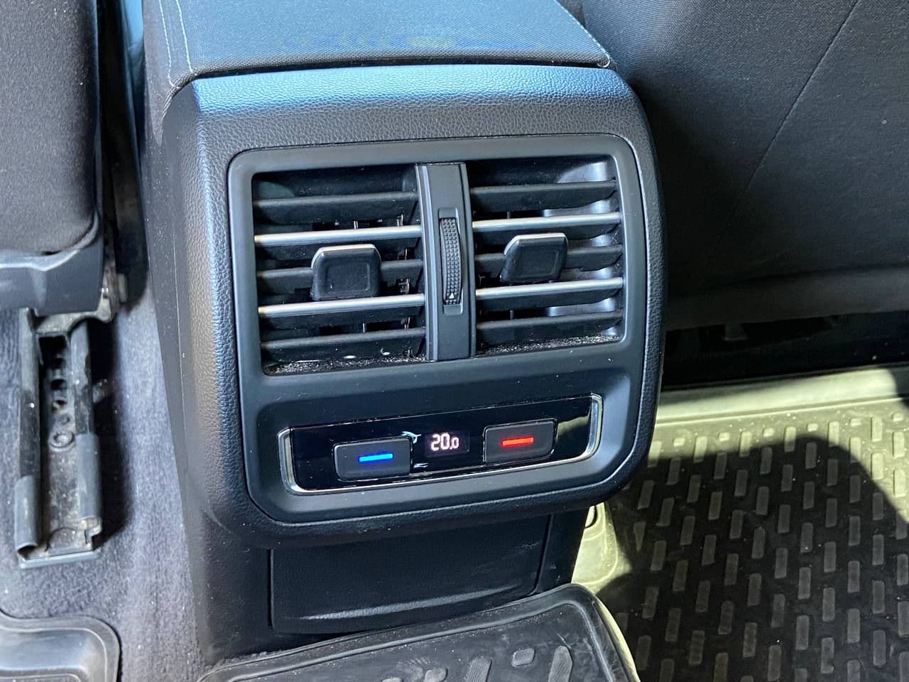 2015 Volkswagen Passat — Miniatură 15