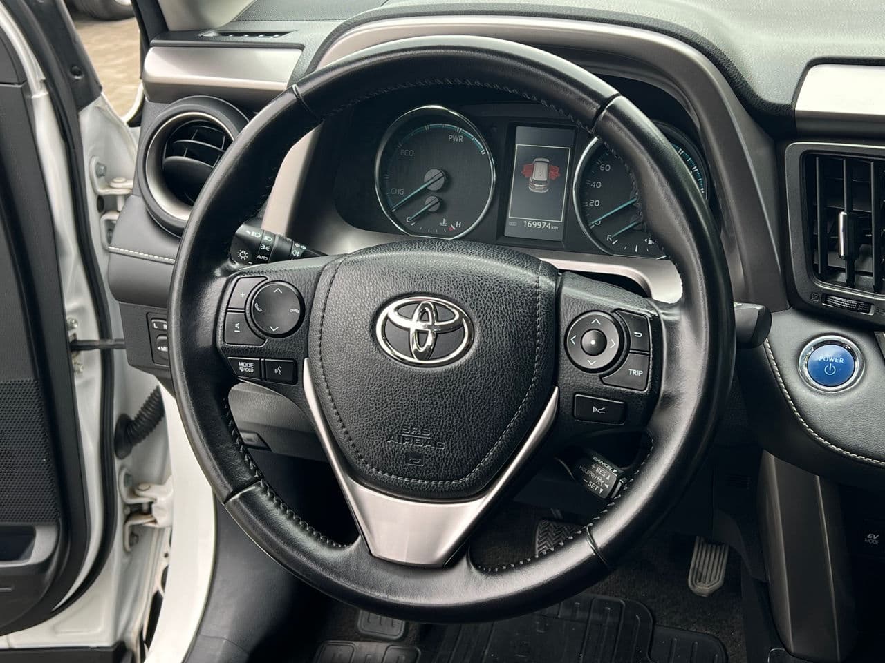 2016 Toyota Rav-4 — Miniatură 9