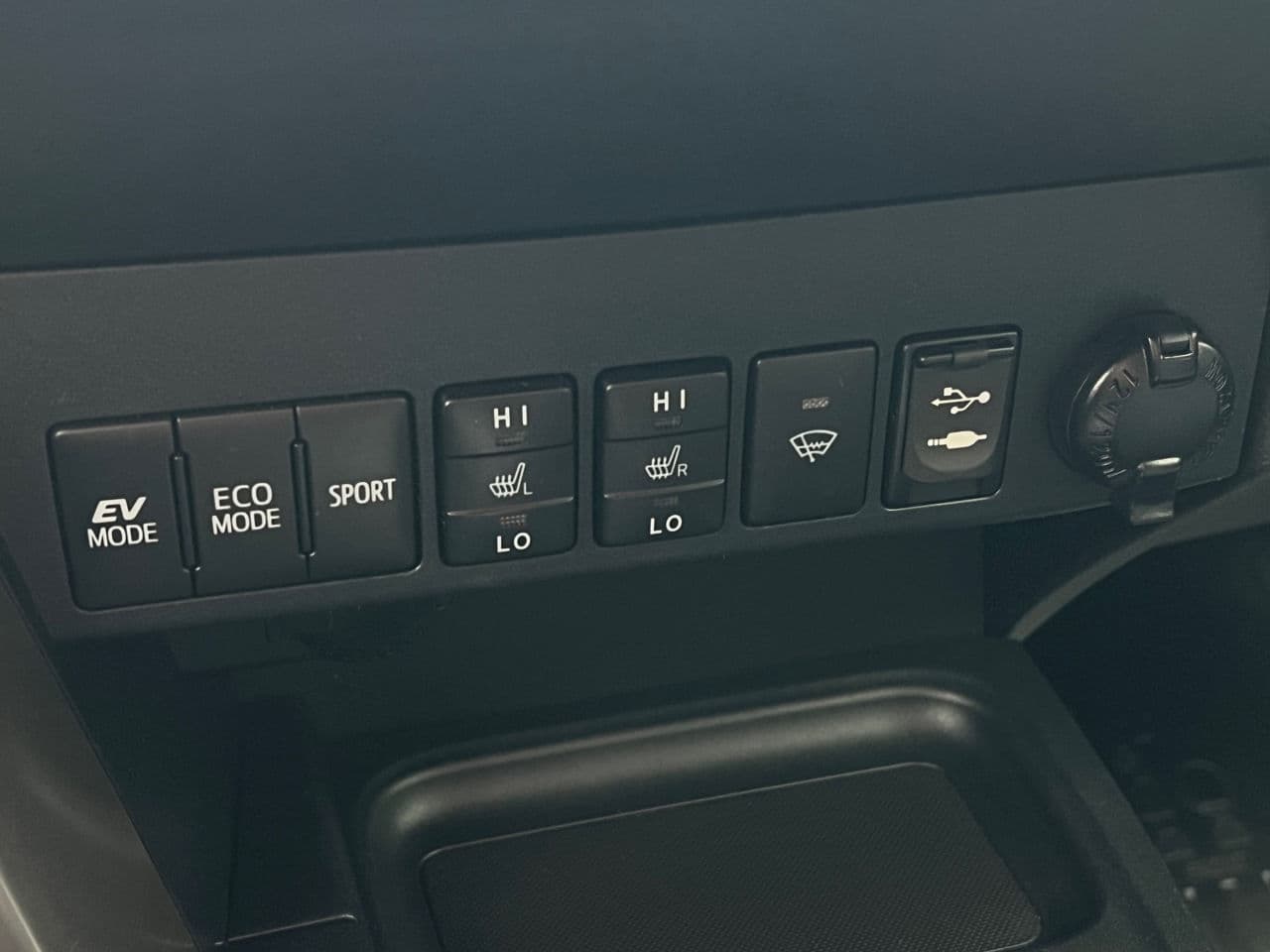 2016 Toyota Rav-4 — Miniatură 14