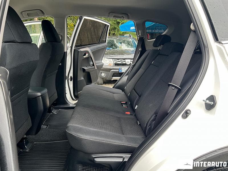 2016 Toyota Rav-4 — Miniatură 18
