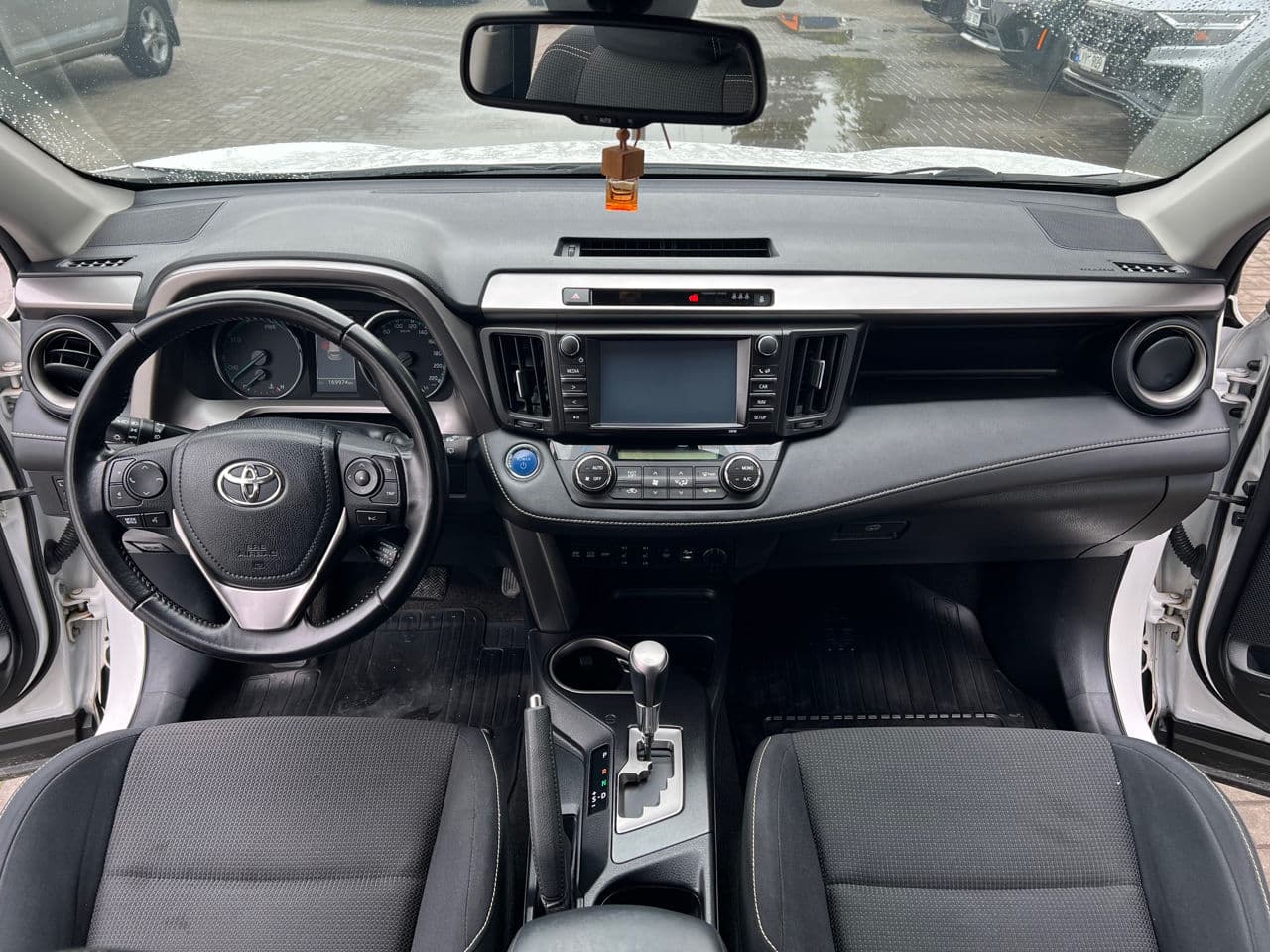 2016 Toyota Rav-4 — Miniatură 8