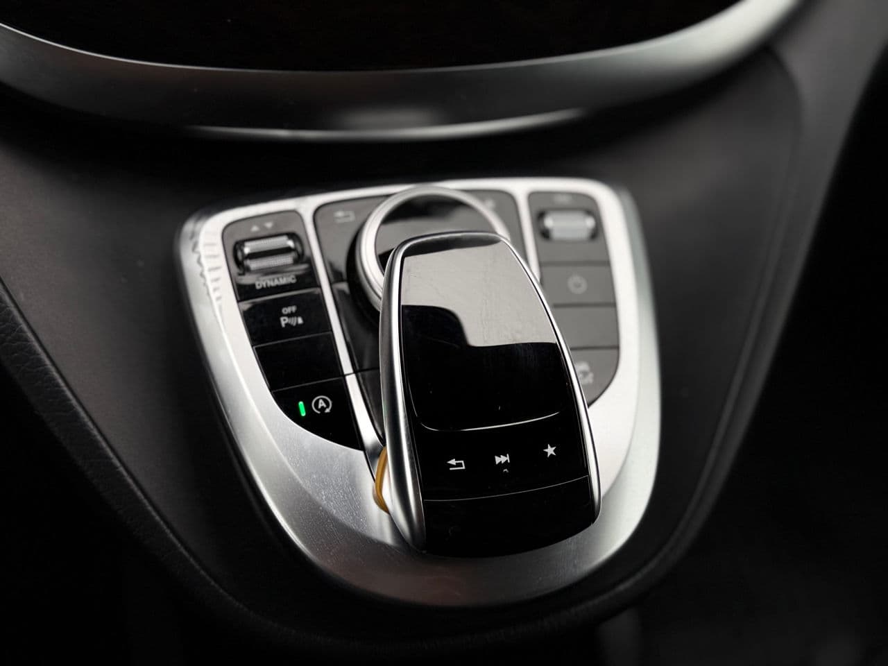 2019 Mercedes V 250 — Miniatură 19