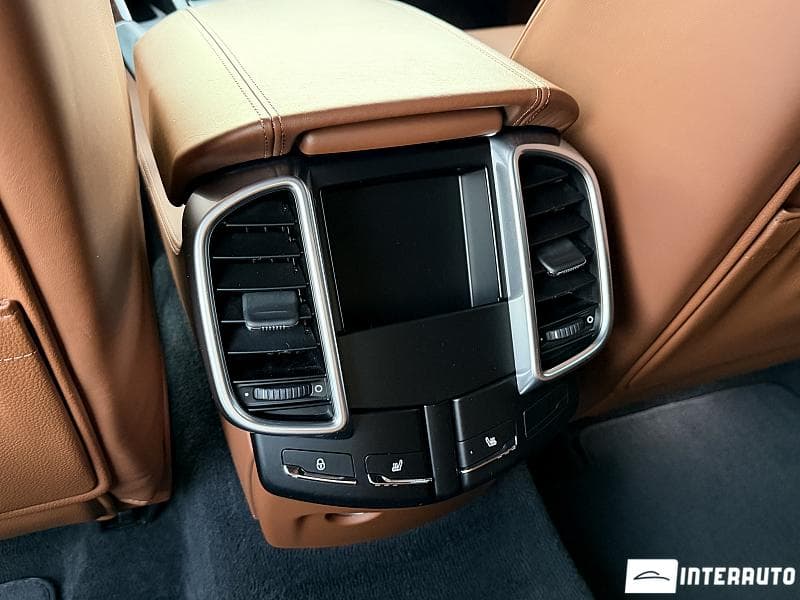 Porsche Cayenne 2016 — Миниатюра 18