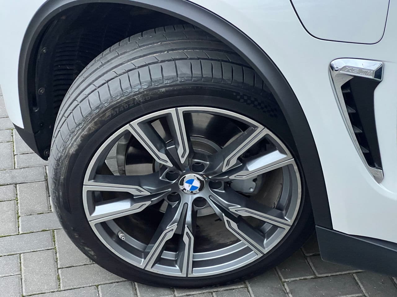 2016 BMW X5 4.0e — Miniatură 18