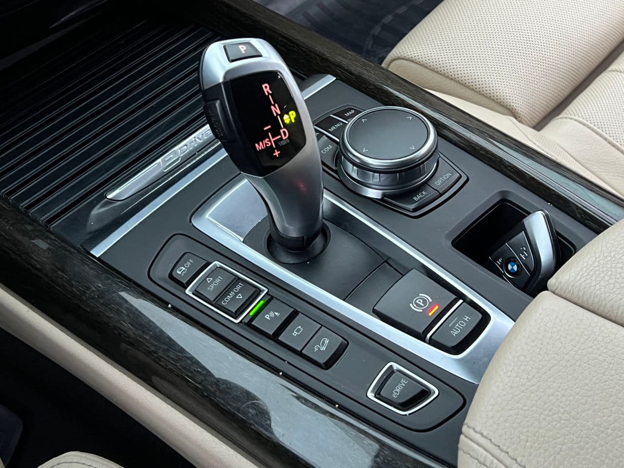 2016 BMW X5 4.0e — Miniatură 12