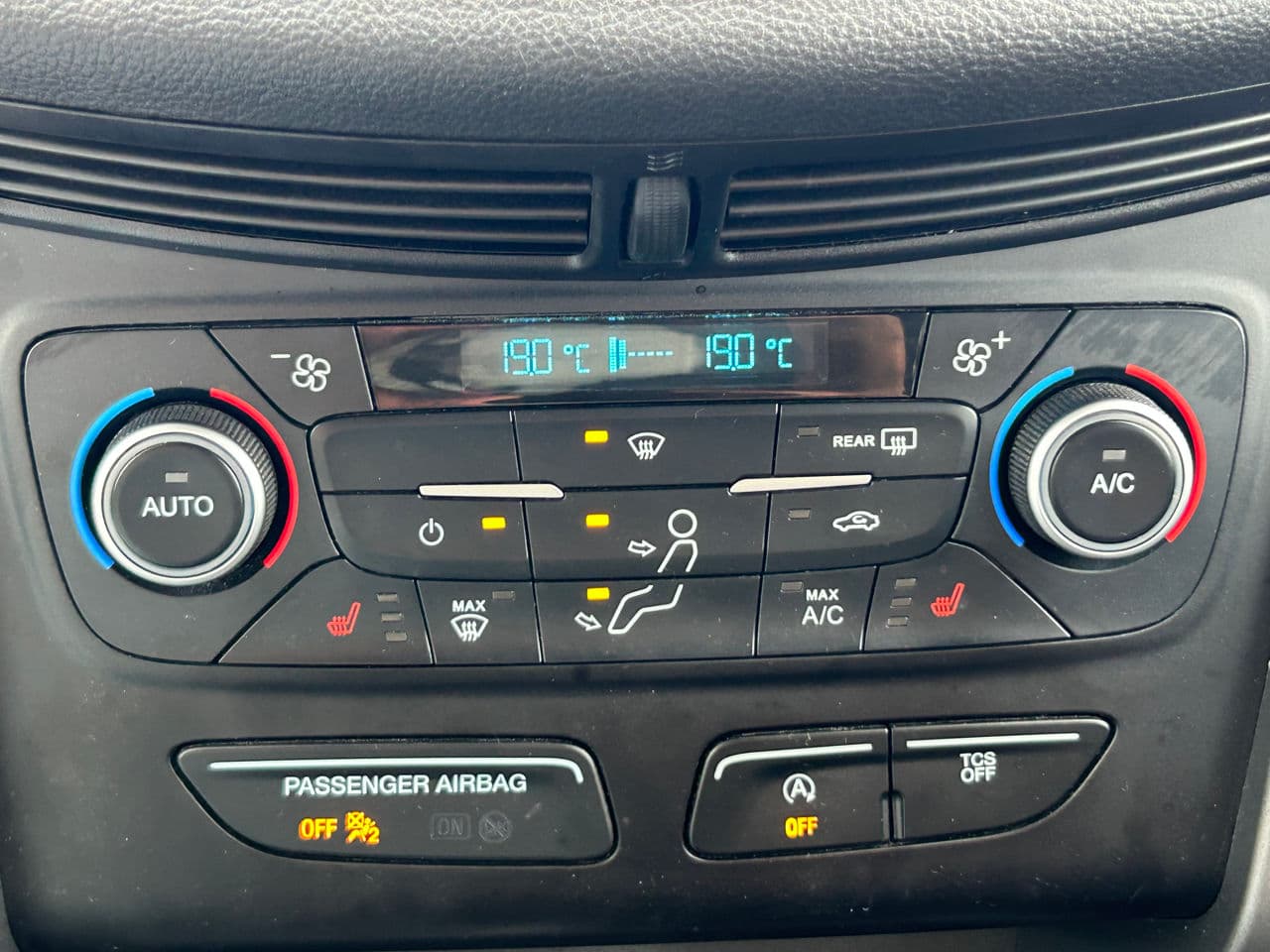 2018 Ford Escape — Miniatură 13