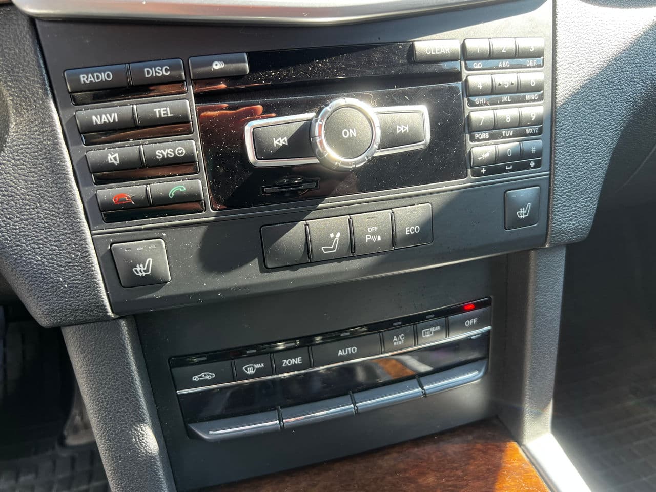 2011 Mercedes E 200 — Miniatură 11