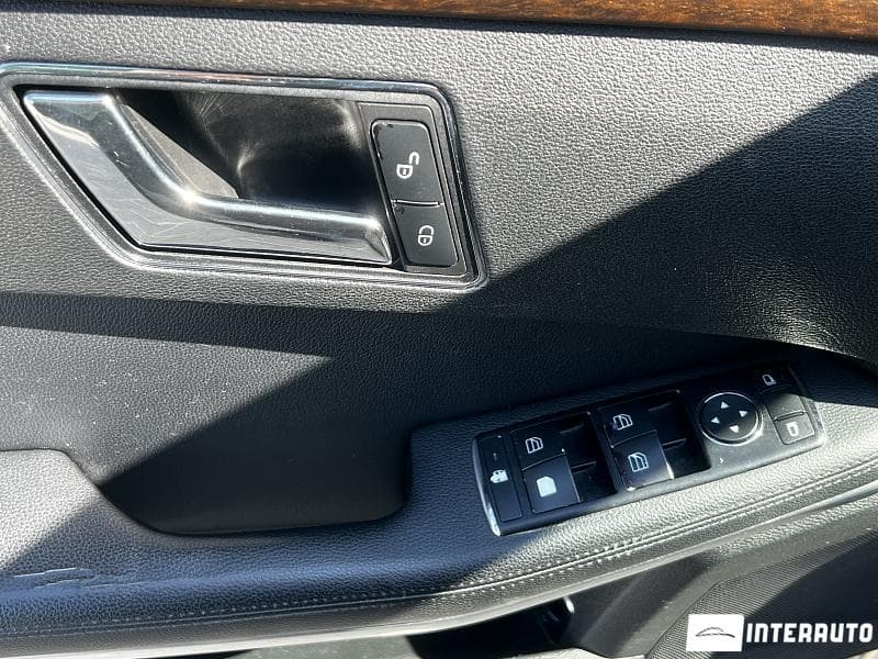 2011 Mercedes E 200 — Miniatură 13