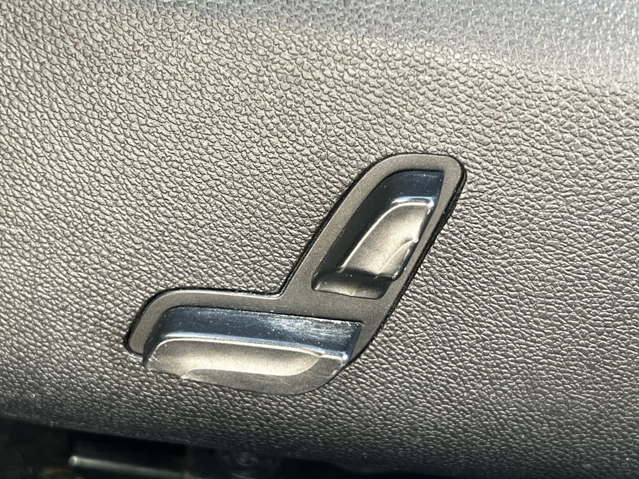 2011 Mercedes E 200 — Miniatură 12