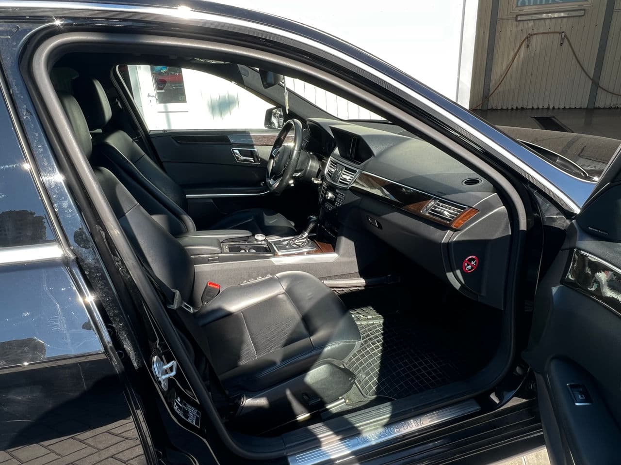 2011 Mercedes E 200 — Miniatură 6