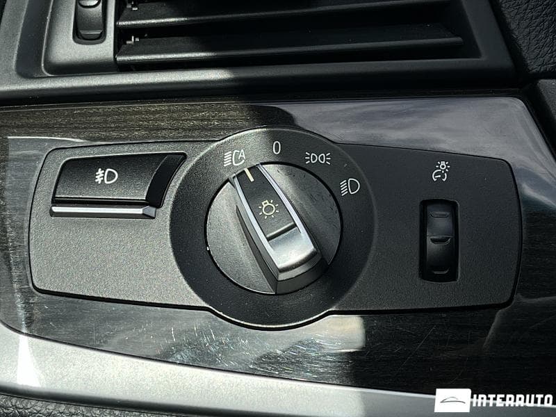 2011 BMW 528 — Miniatură 10