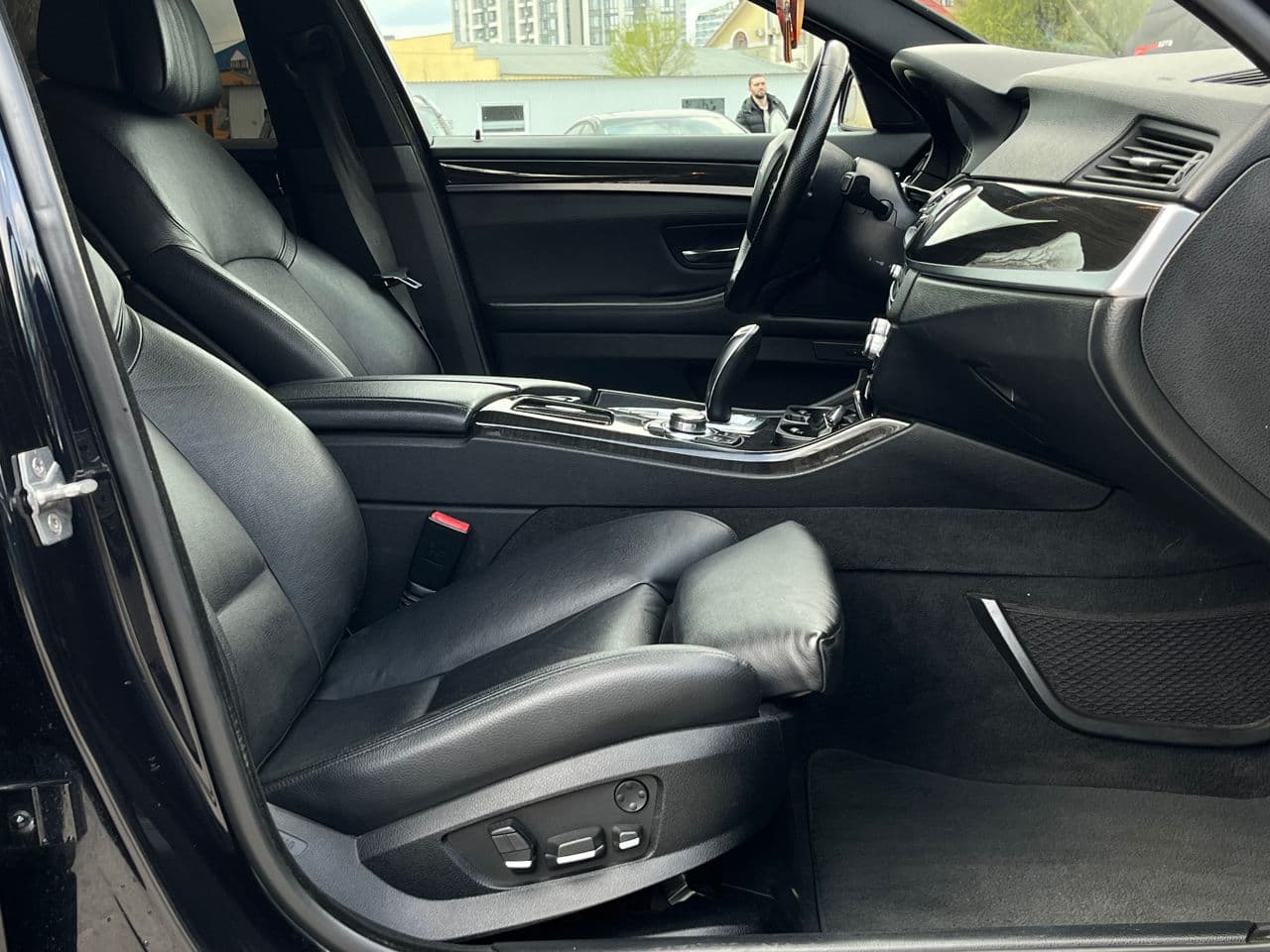 2011 BMW 528 — Miniatură 17