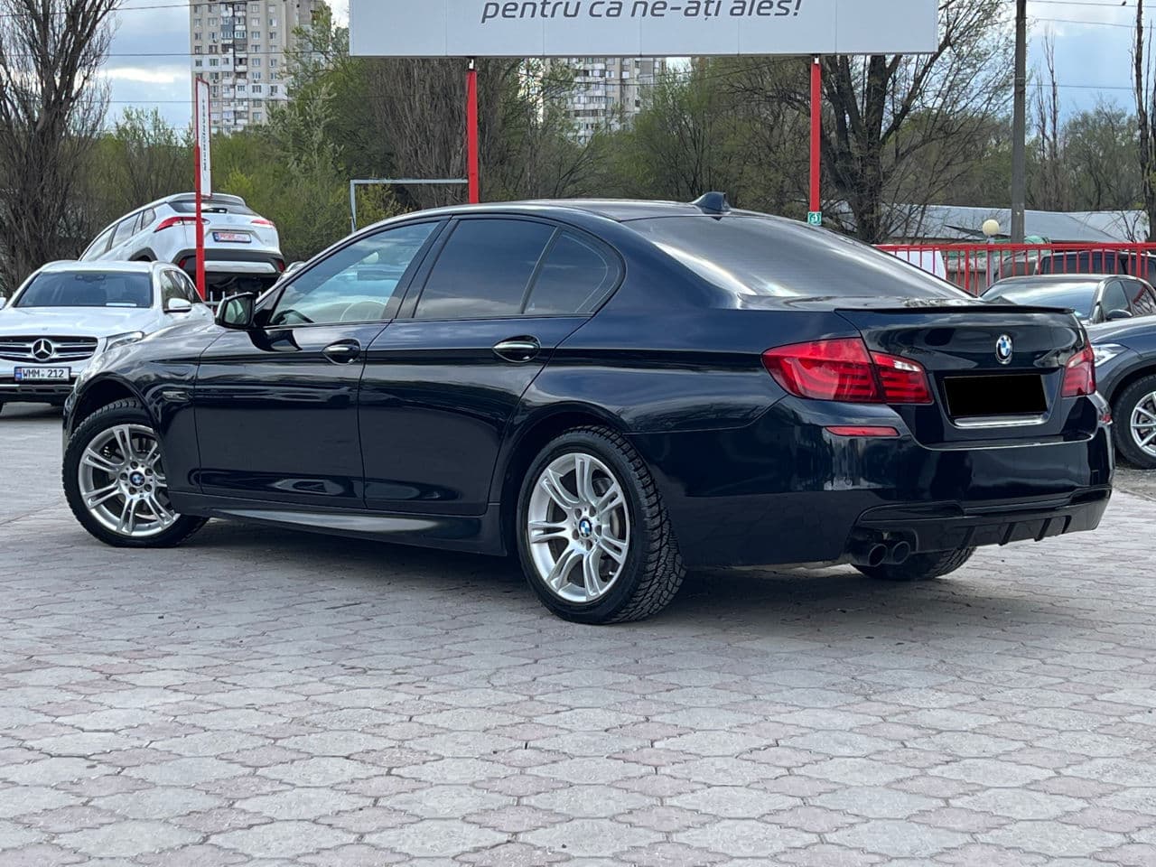 2011 BMW 528 — Miniatură 3