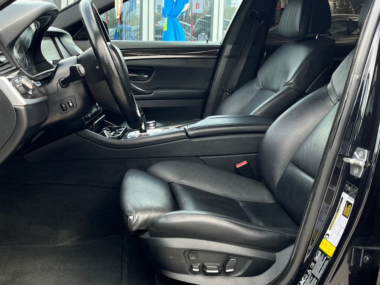 2011 BMW 528 — Miniatură 6
