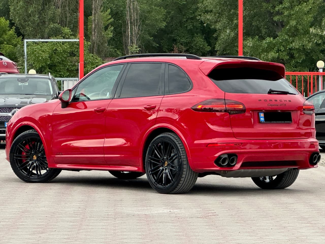 2015 Porsche Cayenne GTS — Miniatură 2