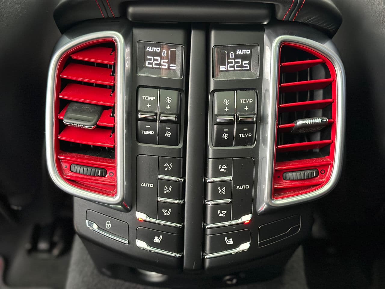 2015 Porsche Cayenne GTS — Miniatură 21