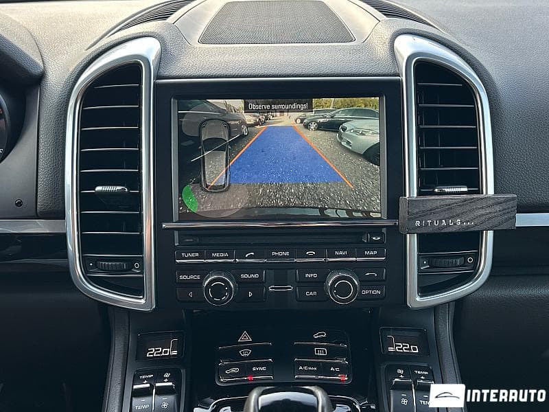 Porsche Cayenne 2015 — Миниатюра 12