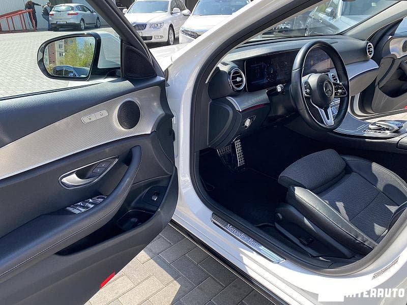 2018 Mercedes E 220 — Miniatură 6