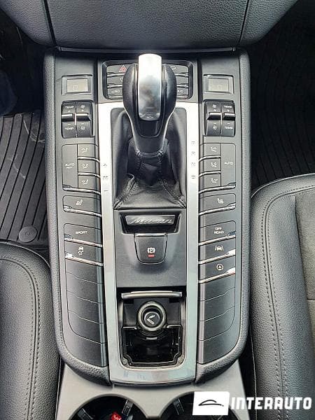 2016 Porsche Macan — Miniatură 15